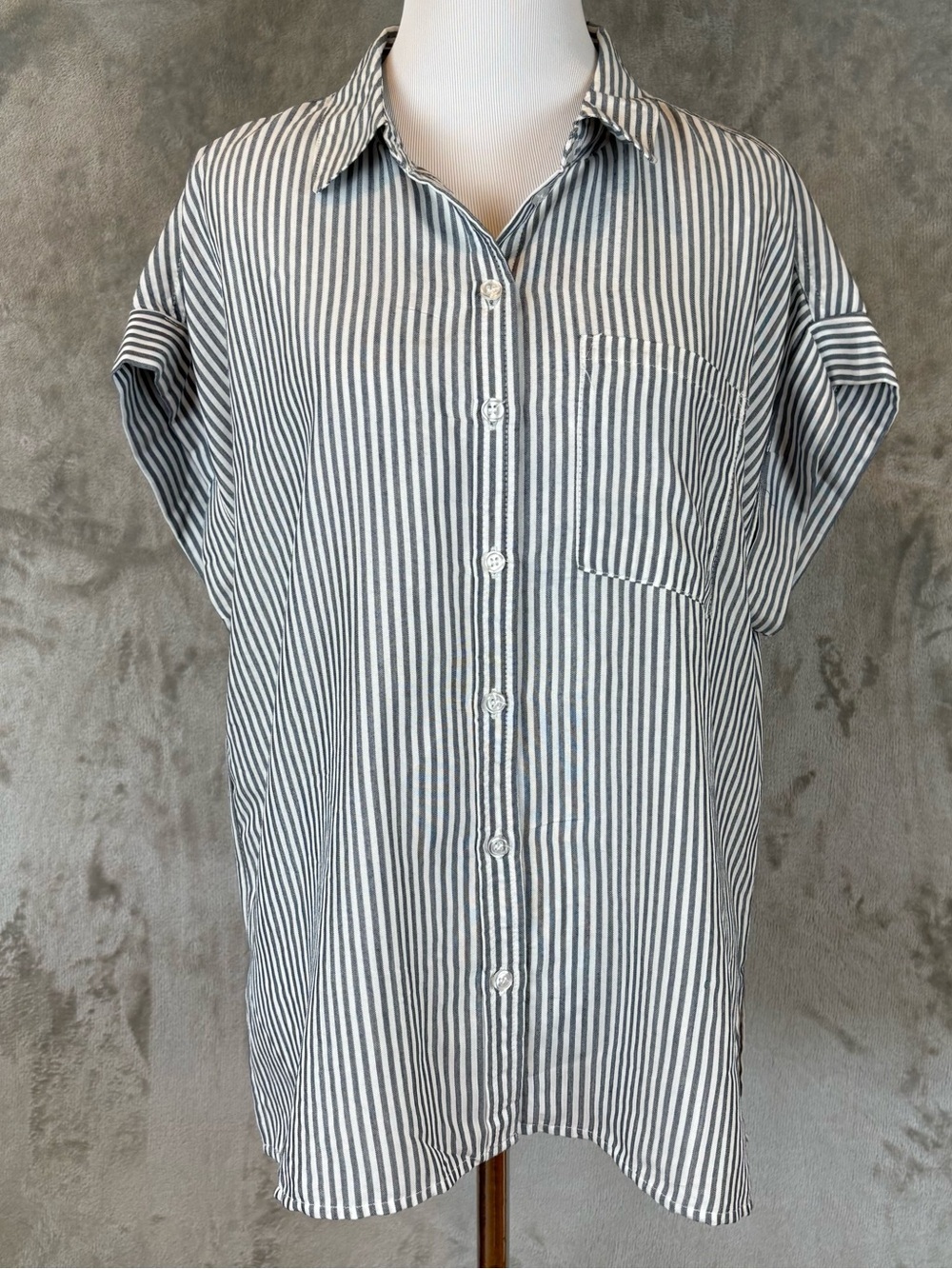 Velvet Heart Striped Button-Down Top Coastal Wmn’s M
